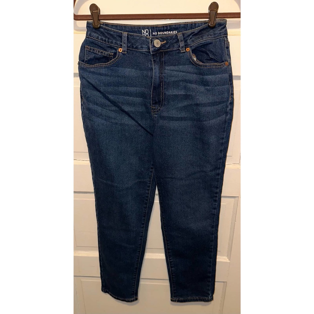 No Boundaries Jean Capris Size 9